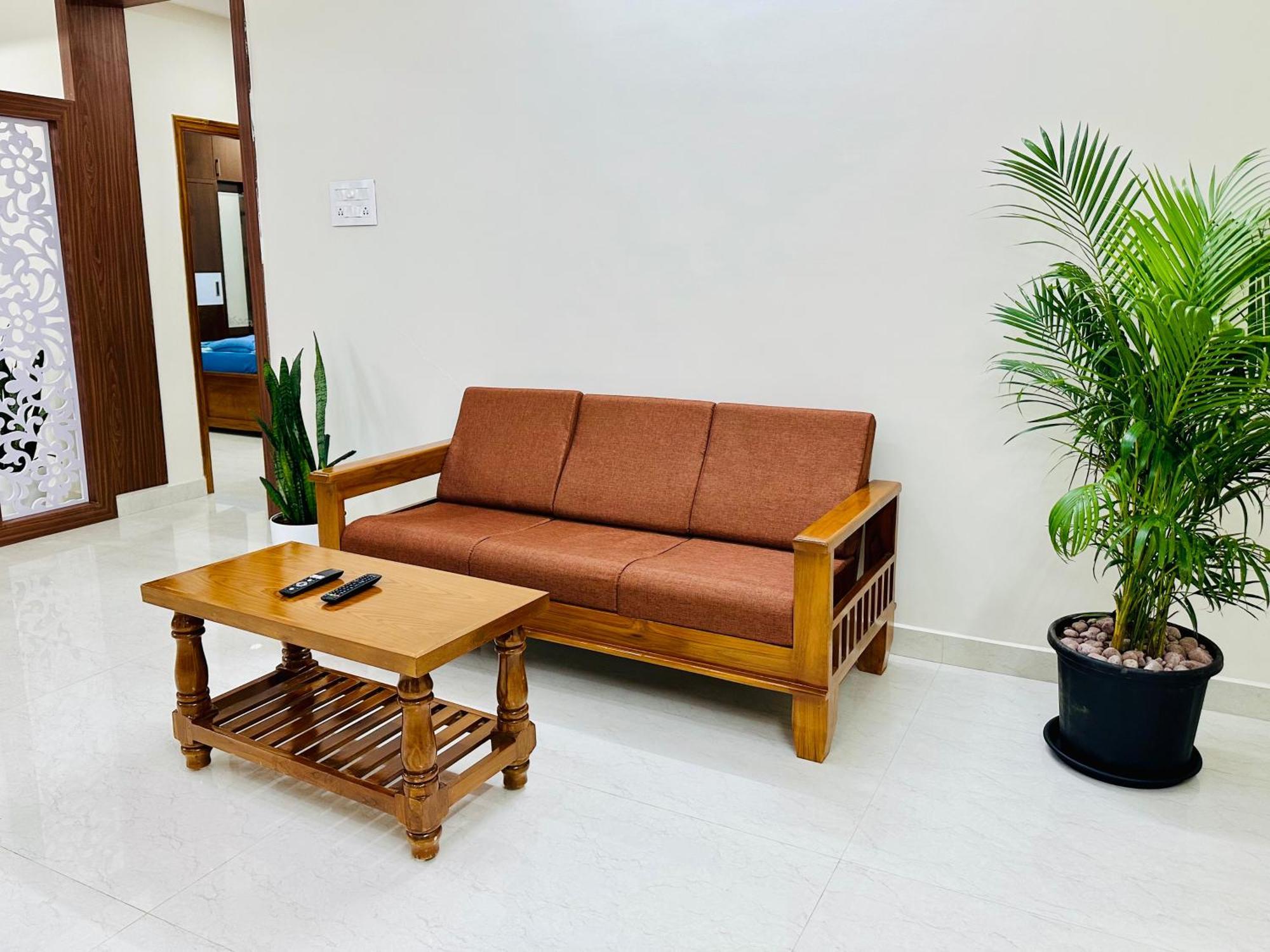 Truelife - 3Bhk Family Suites - Ps4 Pure Veg Restaurant On The Way To Balaji Temple - 2500 Sft Large Signature Apartment - Modular Kitchen - Super Fast Wifi, Smart Tv, 250 Jio Channels - Parking - Easy Access To All Temples - Top Service With Lots Of Тирупати Экстерьер фото