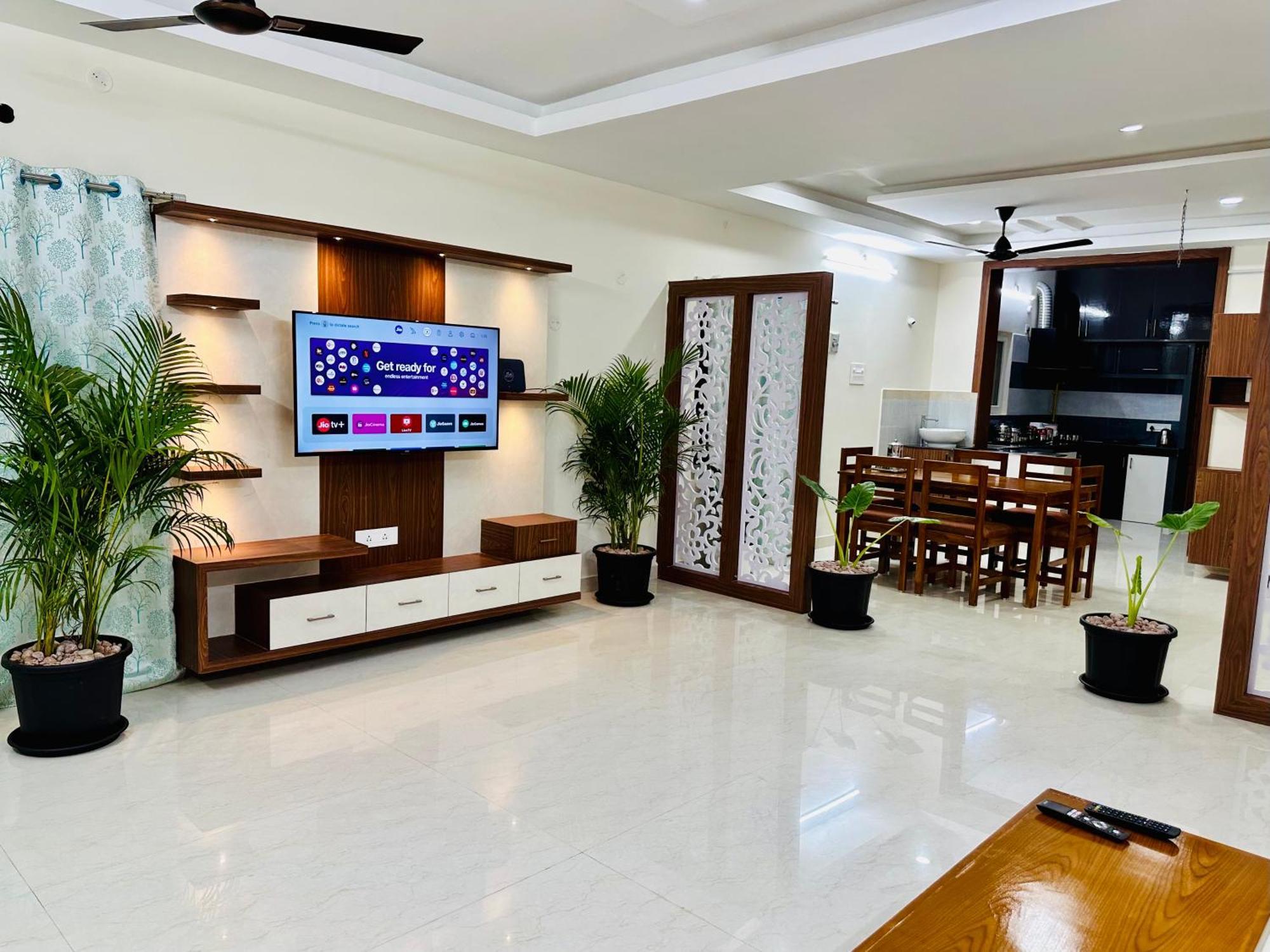 Truelife - 3Bhk Family Suites - Ps4 Pure Veg Restaurant On The Way To Balaji Temple - 2500 Sft Large Signature Apartment - Modular Kitchen - Super Fast Wifi, Smart Tv, 250 Jio Channels - Parking - Easy Access To All Temples - Top Service With Lots Of Тирупати Экстерьер фото